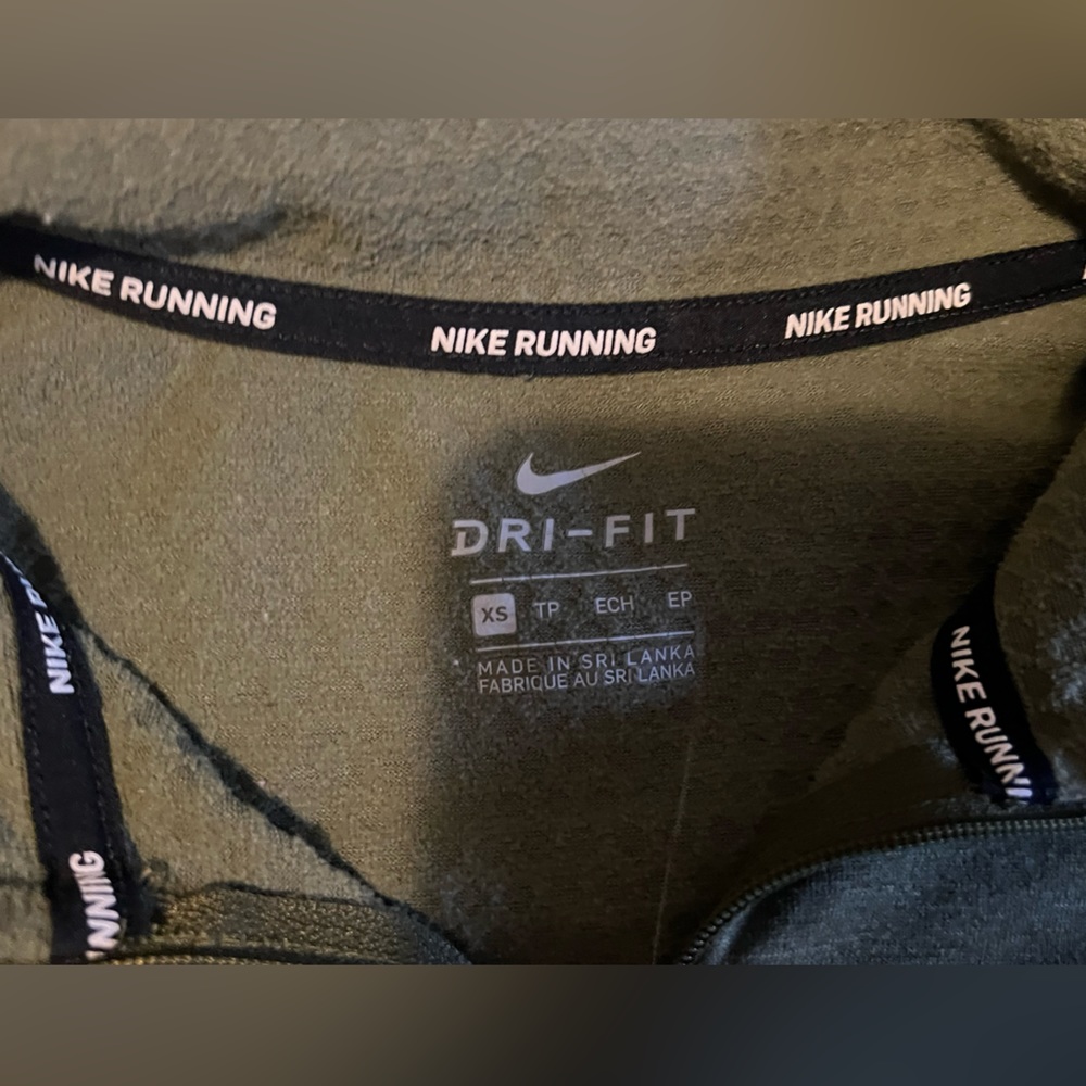 Nike running pullover - Picture 2 of 3
